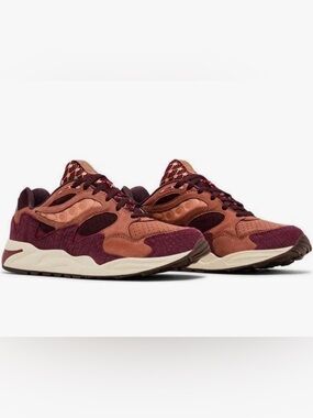 The SAUCONY Grid Shadow 2 
“Year of the Dragon” LIMITED EDITION women’s size 7.5